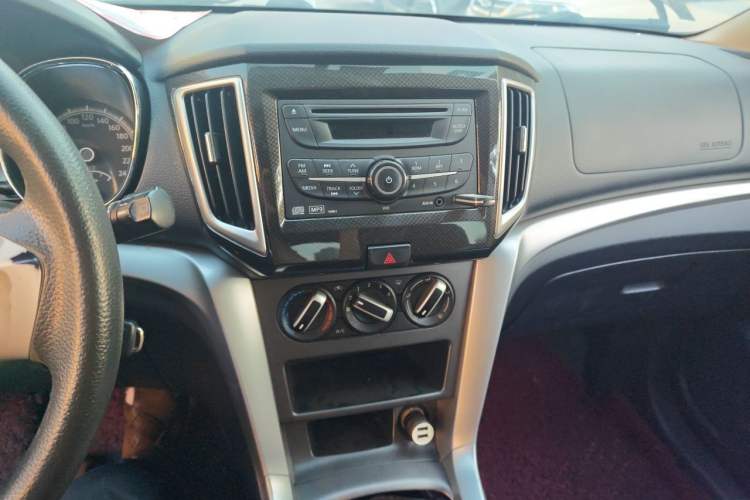 Used Venucia T70 2015 2.0L Manual RuiQu Version Audio And AC Panel
