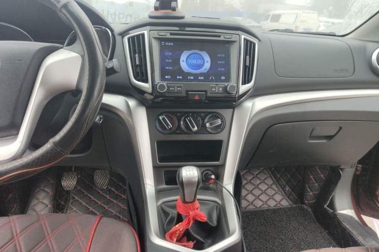 Used Venucia T70 2015 1.6L Manual Ruixing Edition Audio And AC Panel
