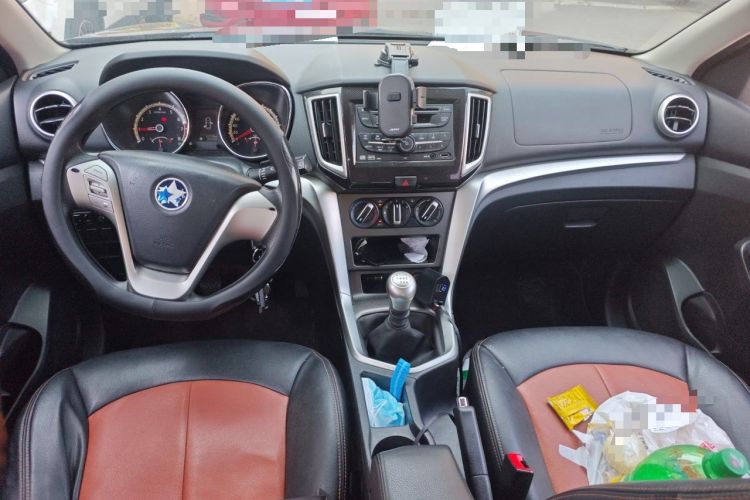 Used Venucia T70 2015 2.0L Manual RuiQu Version Center Console