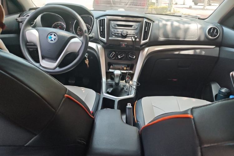Used Venucia T70 2015 1.6L Manual Ruixing Edition Center Console