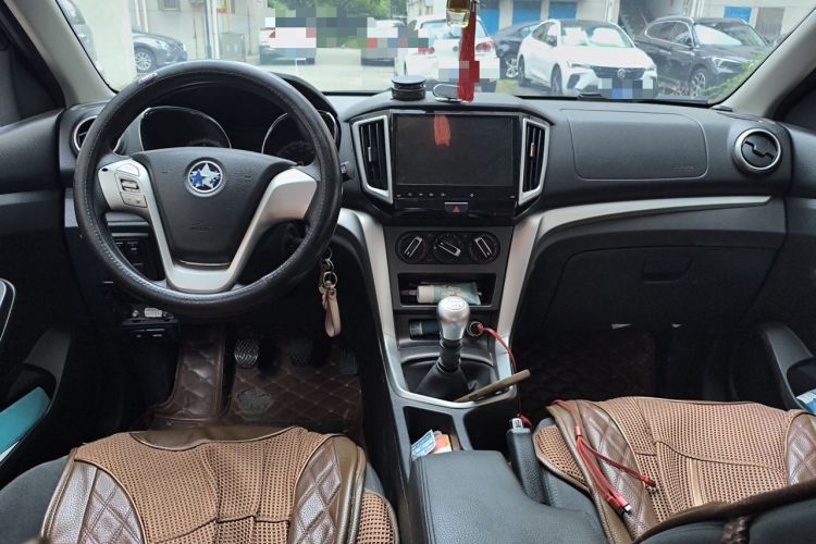 Used Venucia T70 2015 2.0L Manual RuiQu Version Center Console