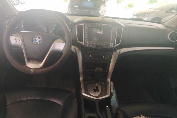 Used Venucia T70 2015 2.0L CVT Smart Edition Center Console