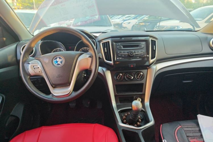 Used Venucia T70 2015 2.0L Manual RuiQu Version Center Console