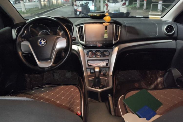 Used Venucia T70 2015 1.6L Manual Ruixing Edition Center Console