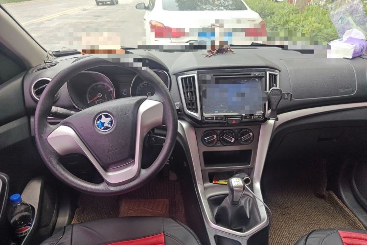 Used Venucia T70 2015 1.6L Manual Ruixing Edition Center Console