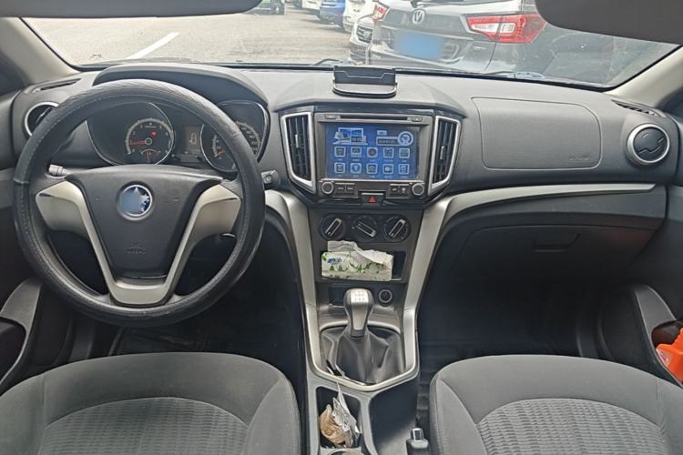 Used Venucia T70 2015 1.6L Manual Ruixing Edition Center Console