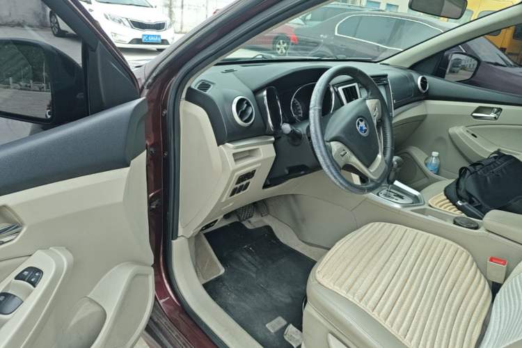 Used Venucia T70 2015 2.0L CVT Smart Edition Driver Seat