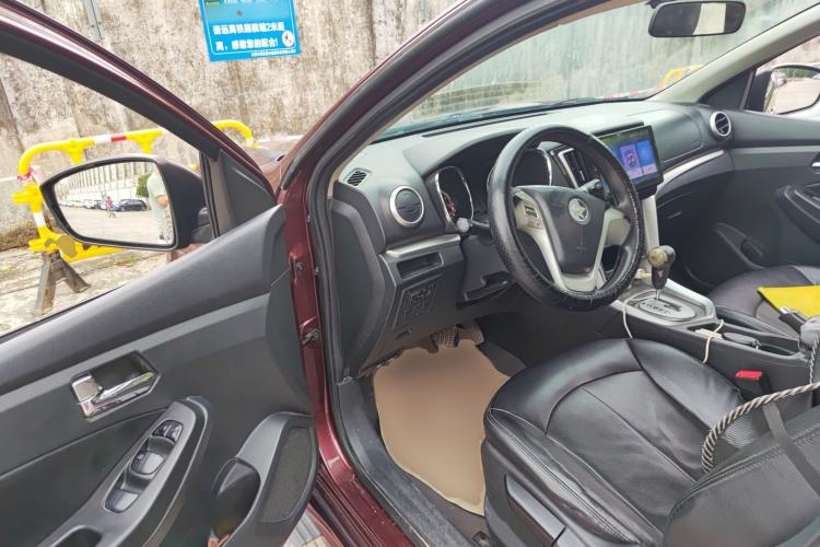 Used Venucia T70 2015 2.0L CVT Smart Choice Edition Driver Seat