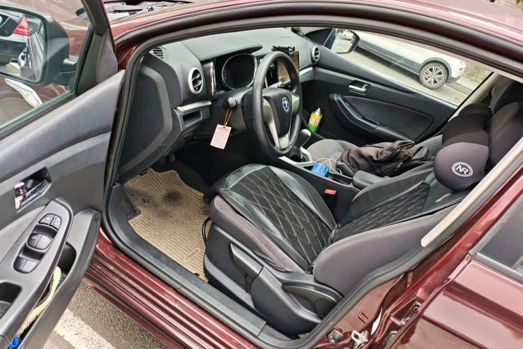 Used Venucia T70 2015 1.6L Manual Ruixing Edition Driver Seat