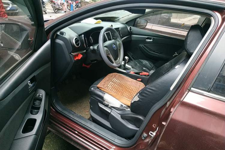 Used Venucia T70 2015 2.0L Manual RuiQu Version Driver Seat