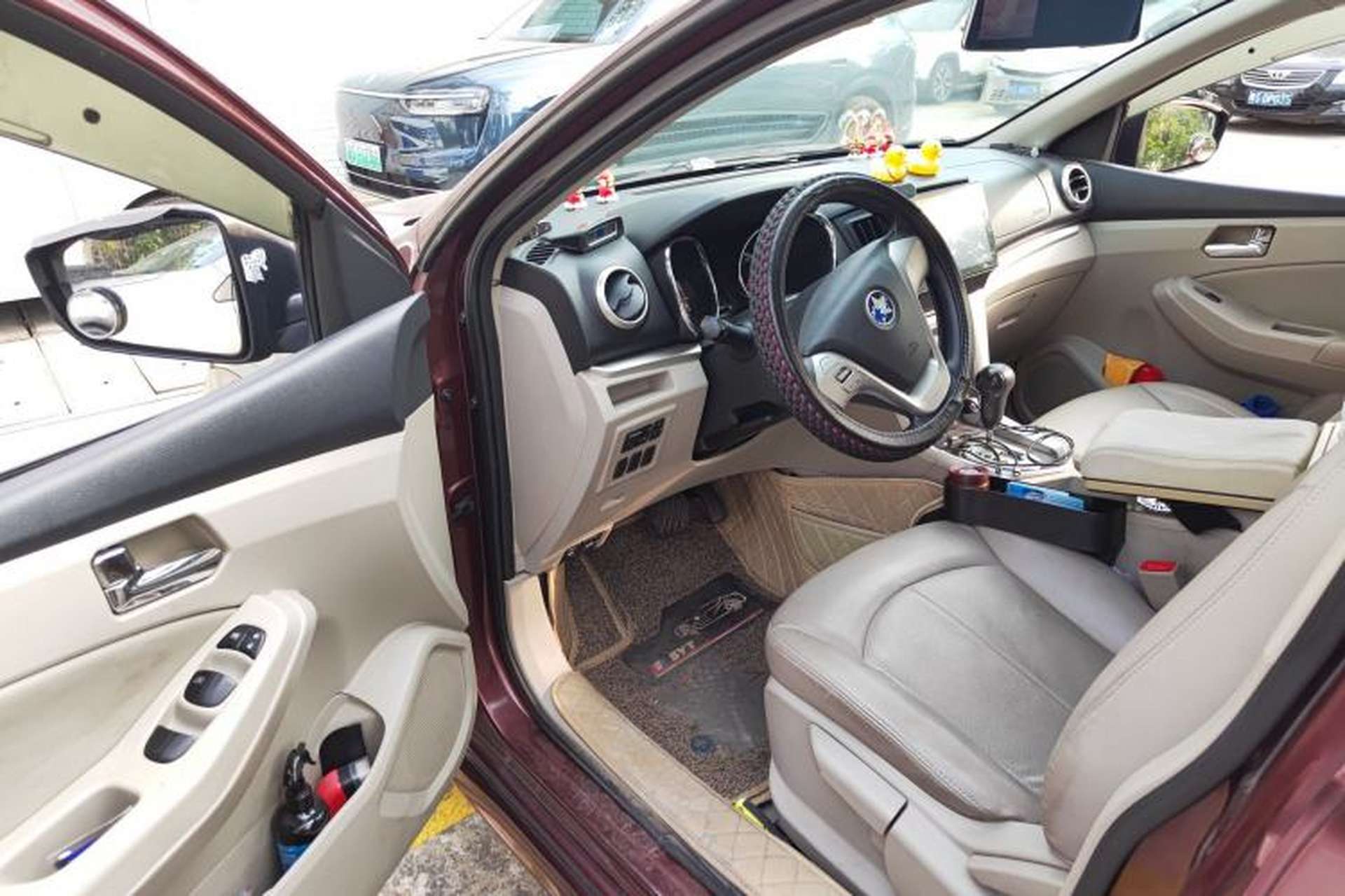 Used Venucia T70 2015 2.0L CVT Smart Edition Driver Seat