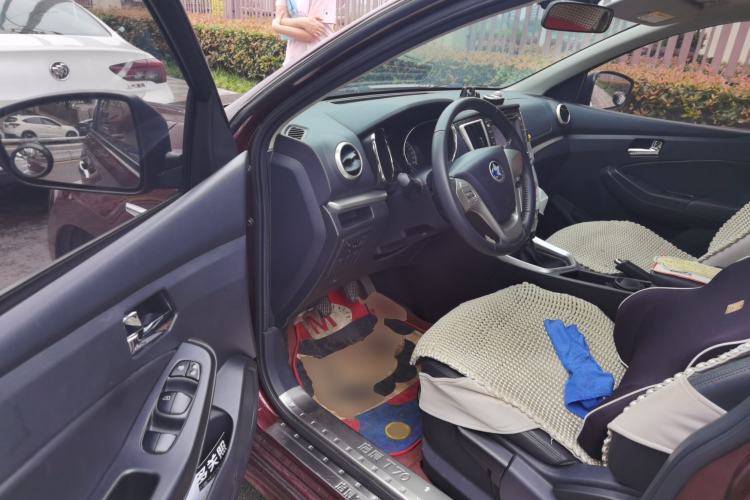 Used Venucia T70 2015 2.0L Manual RuiXiang Edition Driver Seat