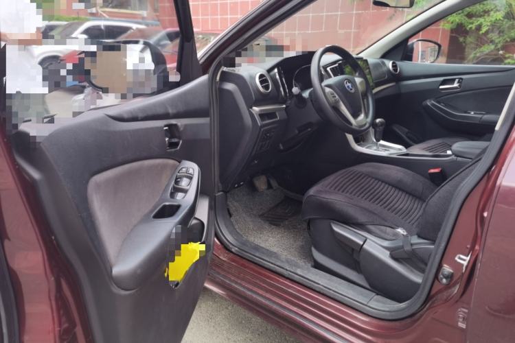 Used Venucia T70 2015 2.0L CVT Smart Choice Edition Driver Seat
