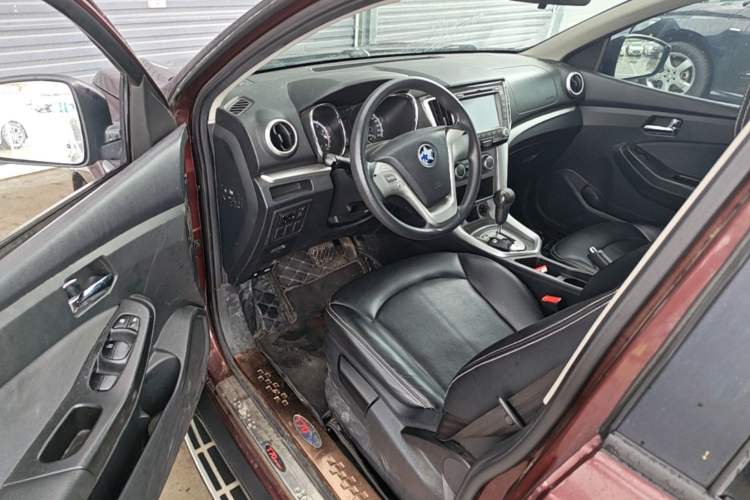 Used Venucia T70 2015 2.0L CVT Smart Edition Driver Seat