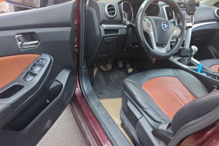 Used Venucia T70 2015 2.0L Manual RuiQu Version Driver Seat