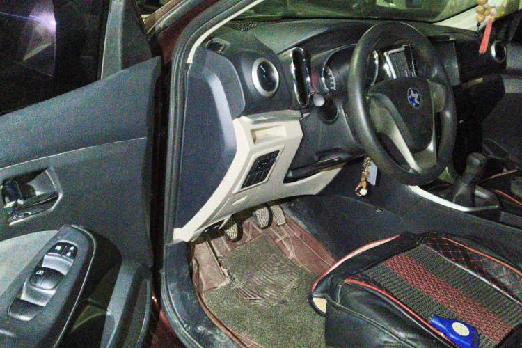 Used Venucia T70 2015 1.6L Manual Ruixing Edition Driver Seat