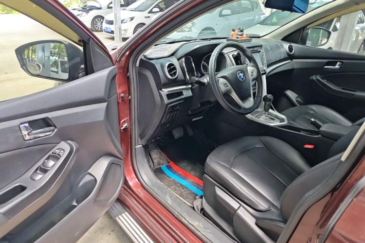 Used Venucia T70 2015 2.0L CVT Smart Edition Driver Seat