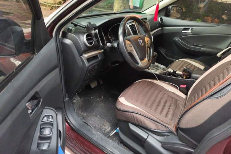 Used Venucia T70 2015 2.0L CVT Smart Edition Driver Seat