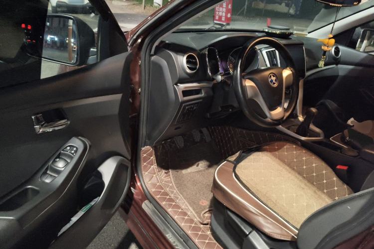Used Venucia T70 2015 1.6L Manual Ruixing Edition Driver Seat
