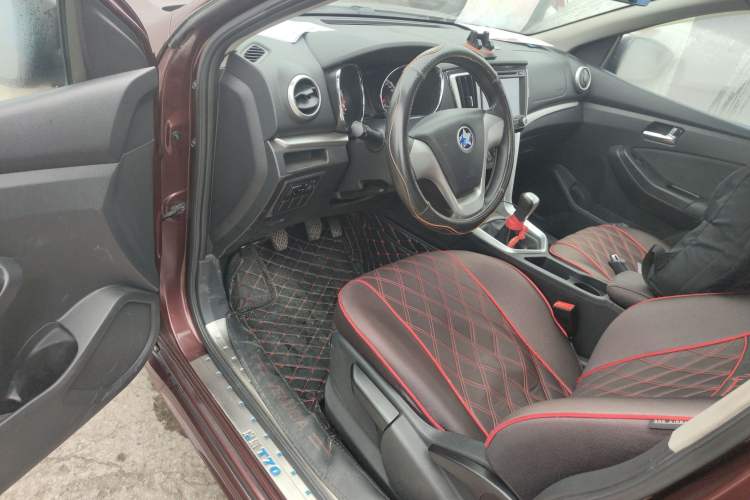 Used Venucia T70 2015 1.6L Manual Ruixing Edition Driver Seat