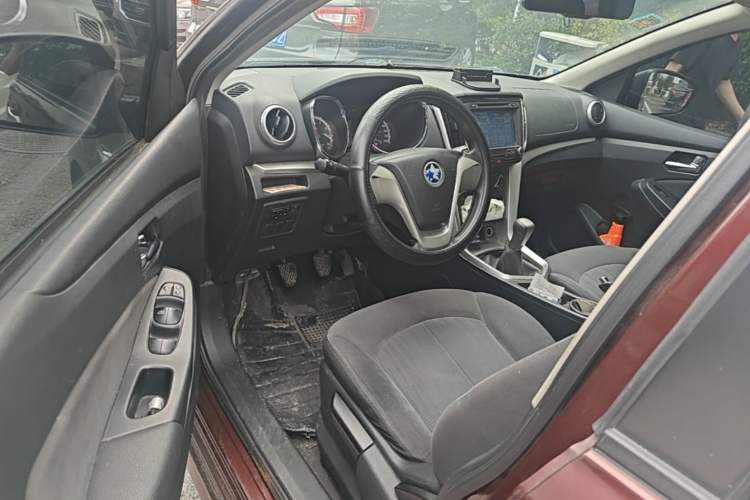 Used Venucia T70 2015 1.6L Manual Ruixing Edition Driver Seat