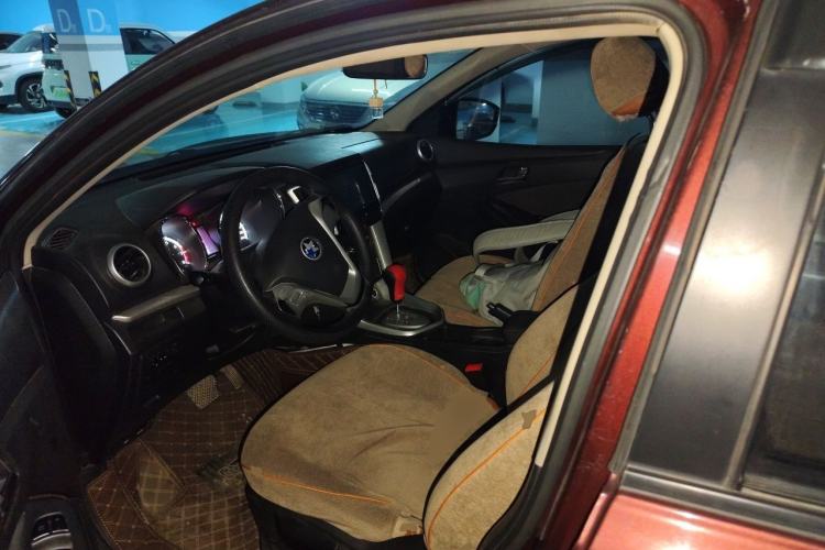 Used Venucia T70 2015 2.0L CVT Smart Choice Edition Driver Seat