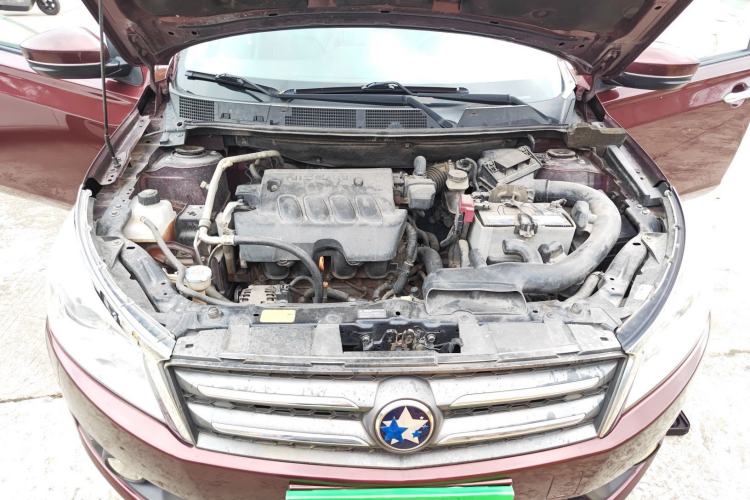 Used Venucia T70 2015 2.0L CVT Smart Choice Edition Engine Bay