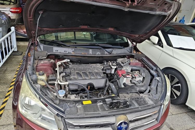 Used Venucia T70 2015 2.0L CVT Smart Choice Edition Engine Bay