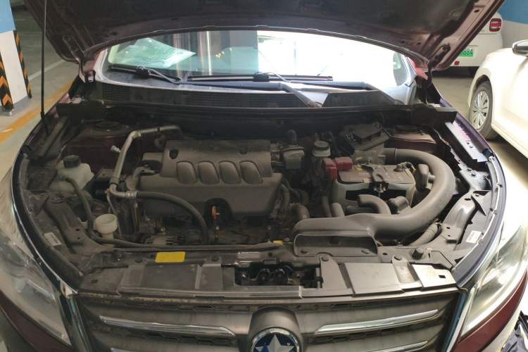 Used Venucia T70 2015 2.0L CVT Smart Choice Edition Engine Bay