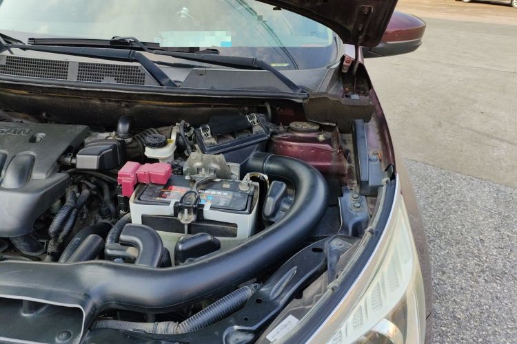 Used Venucia T70 2015 2.0L CVT Smart Edition Engine Bay Left
