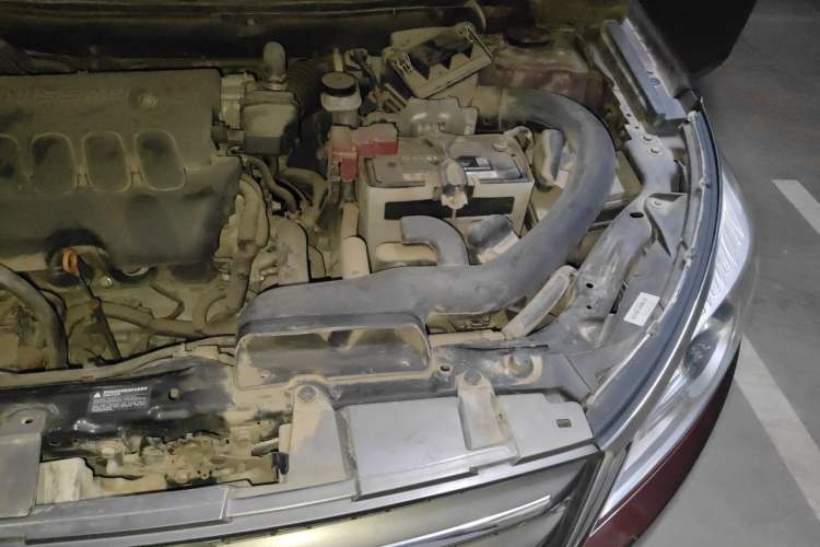 Used Venucia T70 2015 2.0L CVT Smart Edition Engine Bay Left