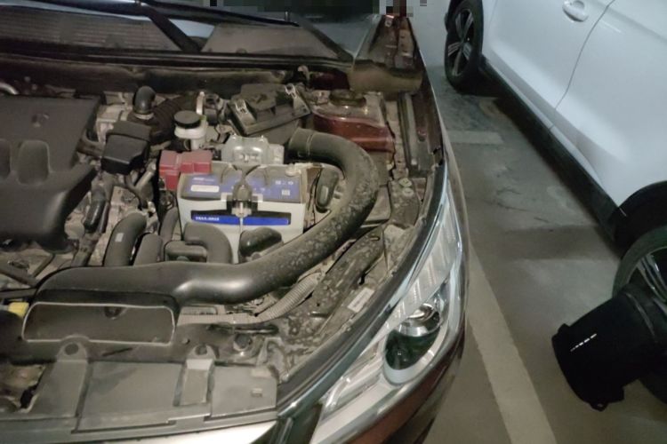 Used Venucia T70 2015 2.0L CVT Smart Edition Engine Bay Left