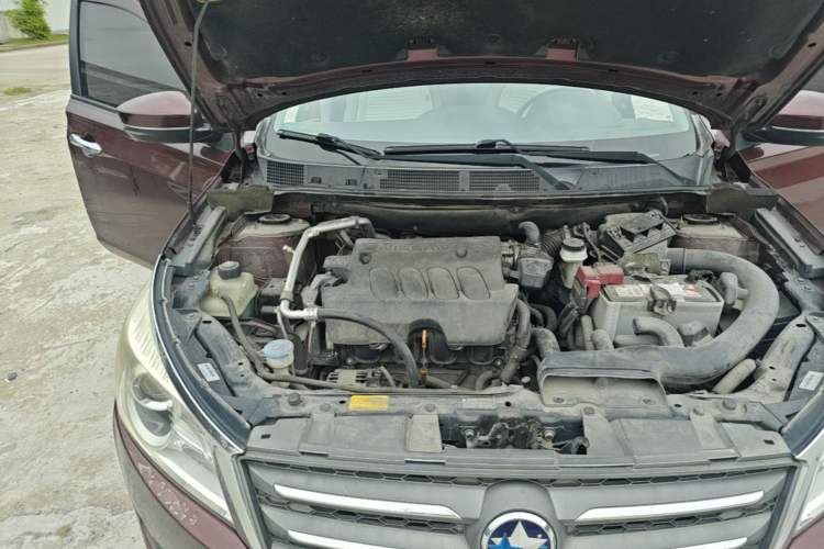 Used Venucia T70 2015 2.0L CVT Smart Edition Engine Bay Right