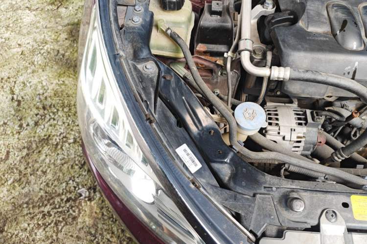 Used Venucia T70 2015 2.0L Manual RuiXiang Edition Engine Bay Right