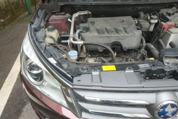 Used Venucia T70 2015 2.0L CVT Smart Edition Engine Bay Right