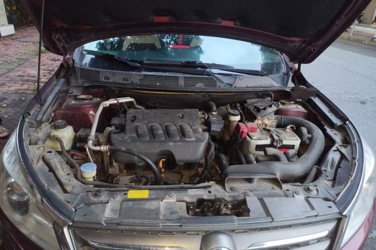 Used Venucia T70 2015 2.0L CVT Smart Edition Engine Bay