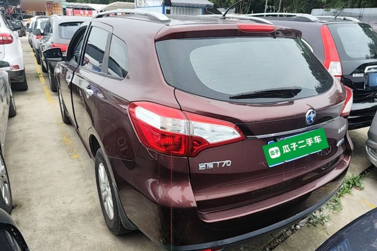 Used Venucia T70 2015 2.0L CVT Smart Edition Exterior 2