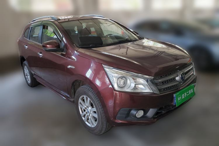 Used Venucia T70 2015 2.0L CVT Smart Choice Edition Exterior 2
