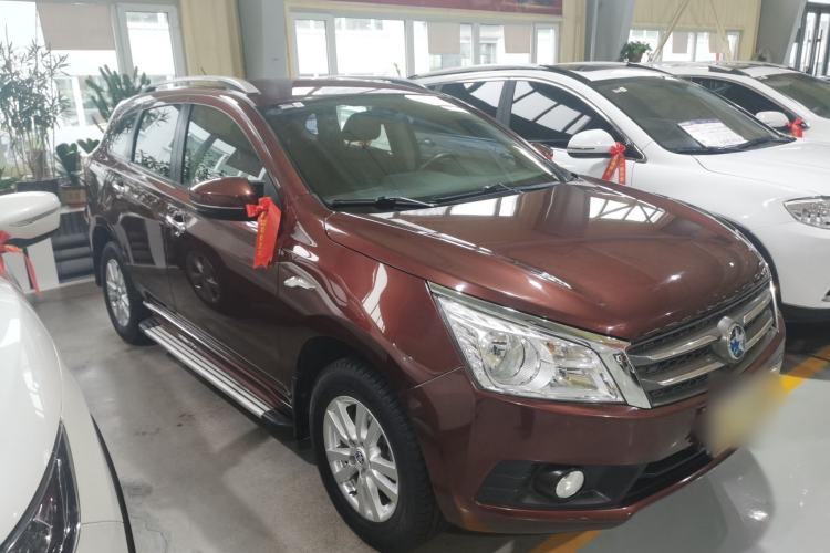Used Venucia T70 2015 2.0L CVT Smart Choice Edition Exterior 2