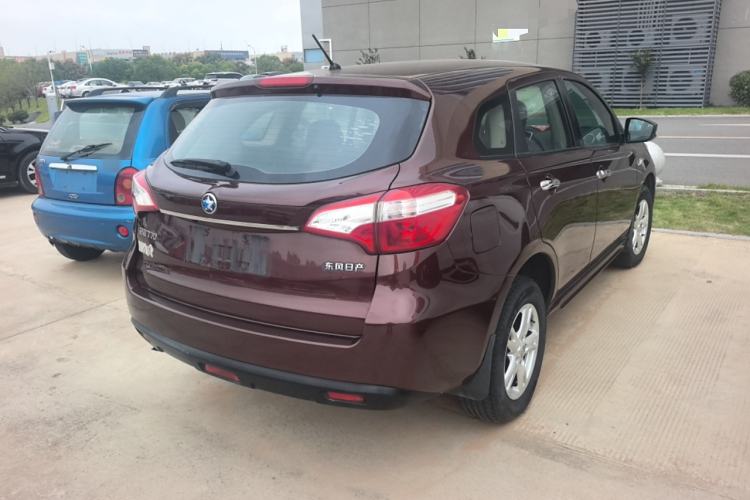 Used Venucia T70 2015 1.6L Manual Ruixing Edition Exterior 3