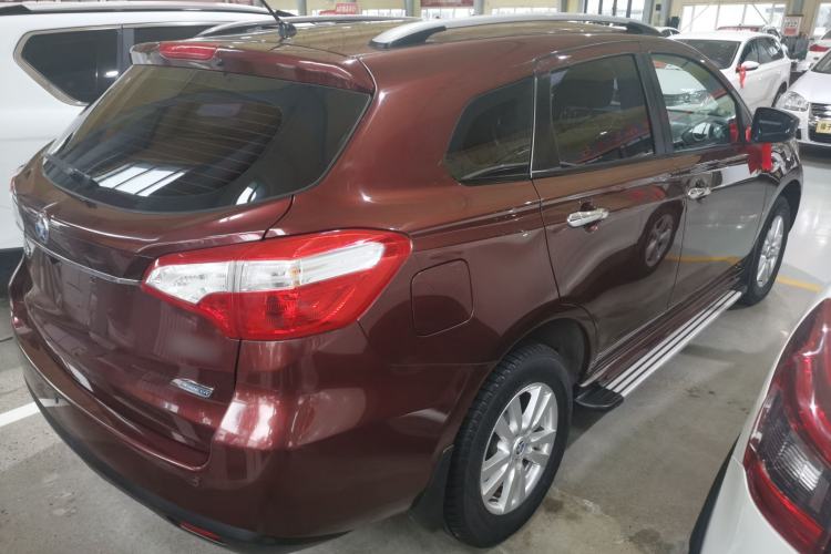 Used Venucia T70 2015 2.0L CVT Smart Choice Edition Exterior 3