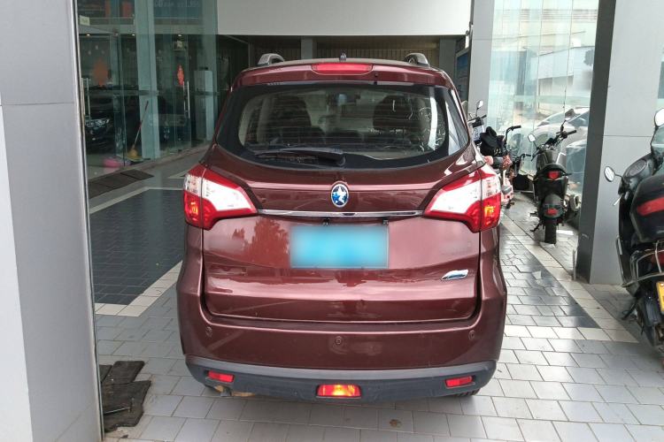 Used Venucia T70 2015 2.0L CVT Smart Choice Edition Exterior 4