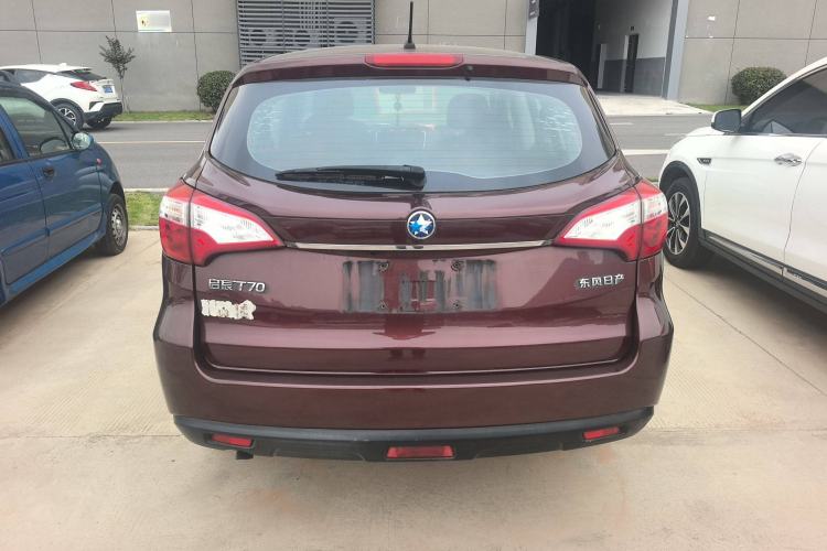 Used Venucia T70 2015 1.6L Manual Ruixing Edition Exterior 4