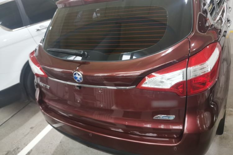 Used Venucia T70 2015 2.0L CVT Smart Choice Edition Exterior 4