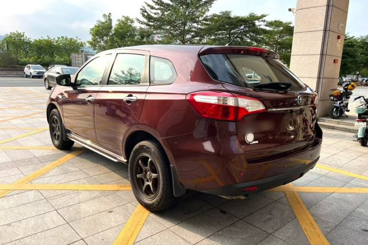 Used Venucia T70 2015 1.6L Manual Ruixing Edition Exterior 5