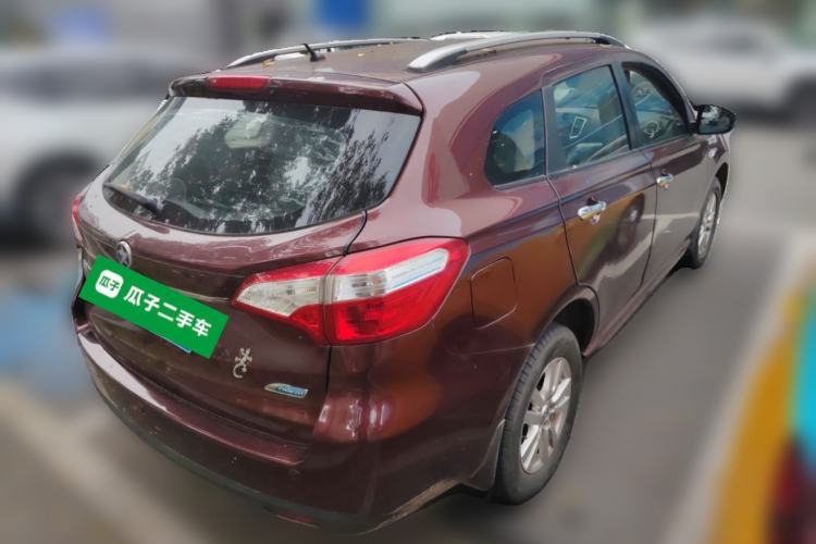 Used Venucia T70 2015 2.0L CVT Smart Choice Edition Exterior 5
