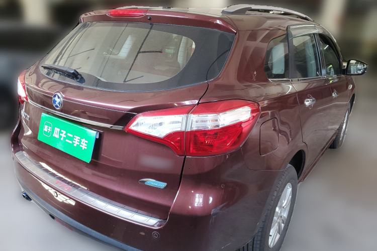 Used Venucia T70 2015 2.0L CVT Smart Choice Edition Exterior 5