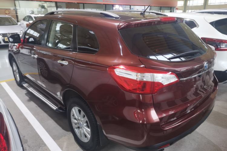 Used Venucia T70 2015 2.0L CVT Smart Choice Edition Exterior 5
