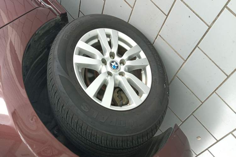 Used Venucia T70 2015 2.0L CVT Smart Choice Edition Exterior 7