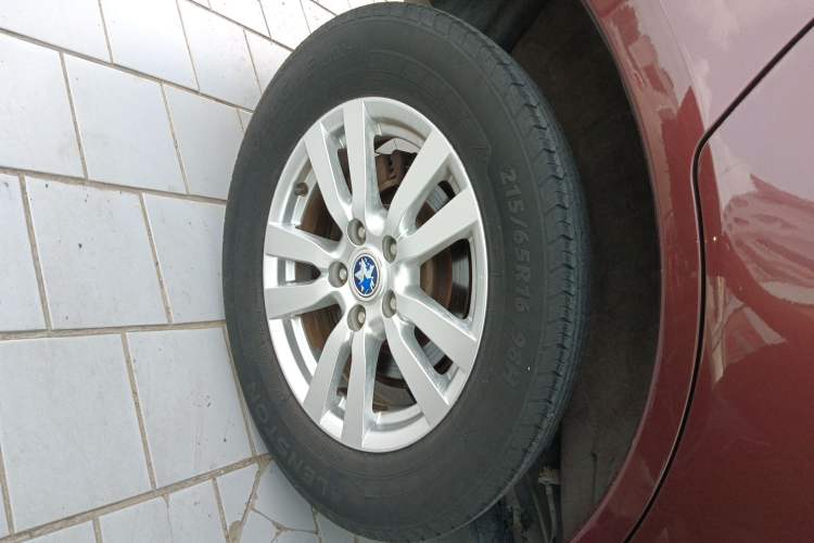 Used Venucia T70 2015 2.0L CVT Smart Choice Edition Exterior 8